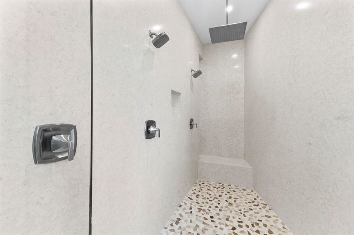 Image No.78-5 Bed Property for sale