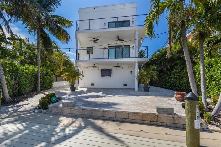 Image No.80-5 Bed Property for sale