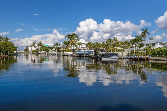 Image No.95-5 Bed Property for sale