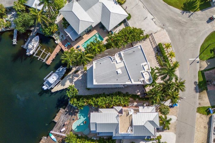 Image No.99-5 Bed Property for sale