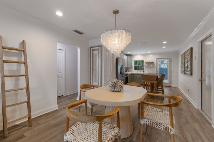 Image No.10-2 Bed Property for sale