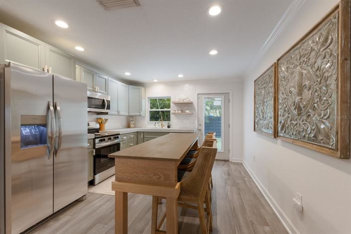 Image No.12-2 Bed Property for sale