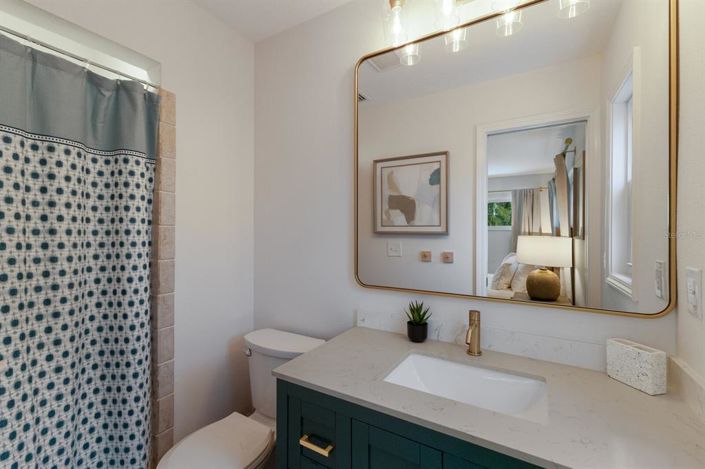 Image No.20-2 Bed Property for sale