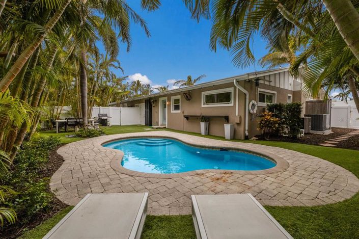 Image No.21-2 Bed Property for sale