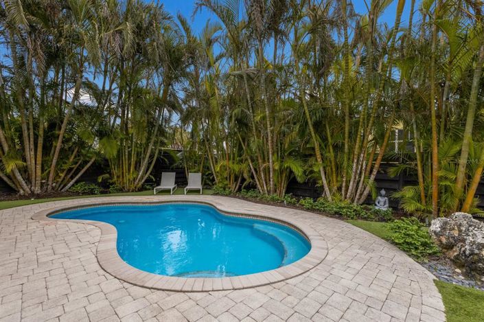 Image No.23-2 Bed Property for sale