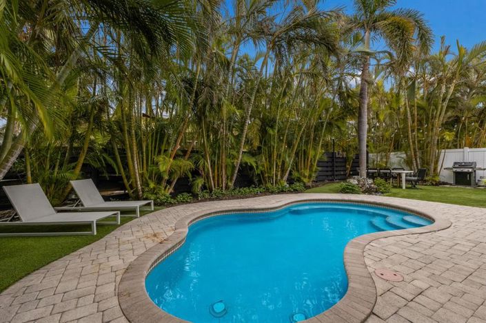 Image No.25-2 Bed Property for sale