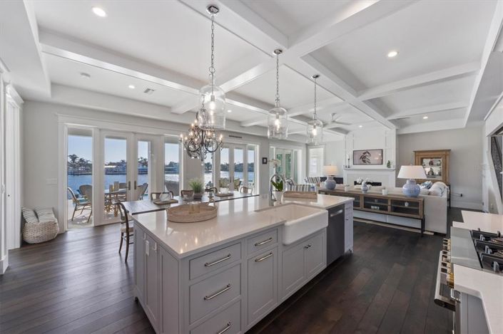 Image No.16-5 Bed Property for sale