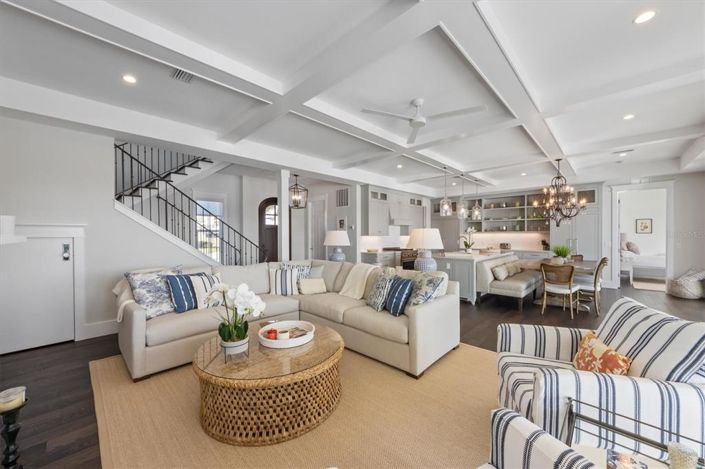 Image No.23-5 Bed Property for sale