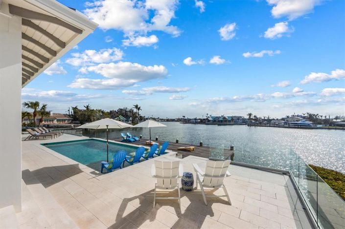 Image No.27-5 Bed Property for sale