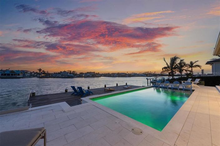 Image No.3-5 Bed Property for sale