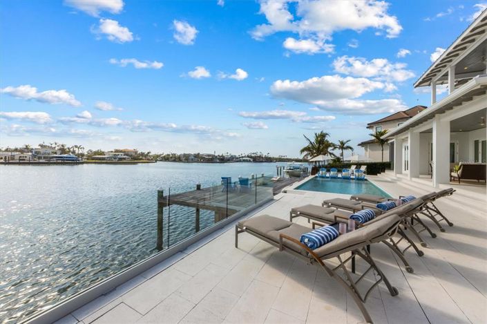 Image No.35-5 Bed Property for sale