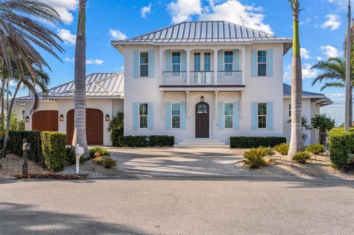 Image No.4-5 Bed Property for sale