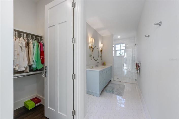 Image No.55-5 Bed Property for sale