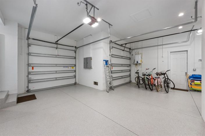 Image No.69-5 Bed Property for sale