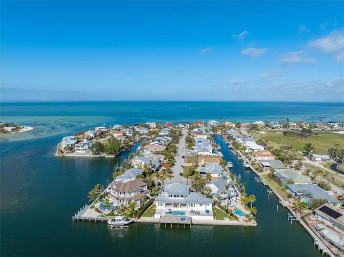 Image No.74-5 Bed Property for sale