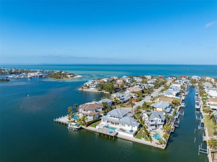 Image No.75-5 Bed Property for sale