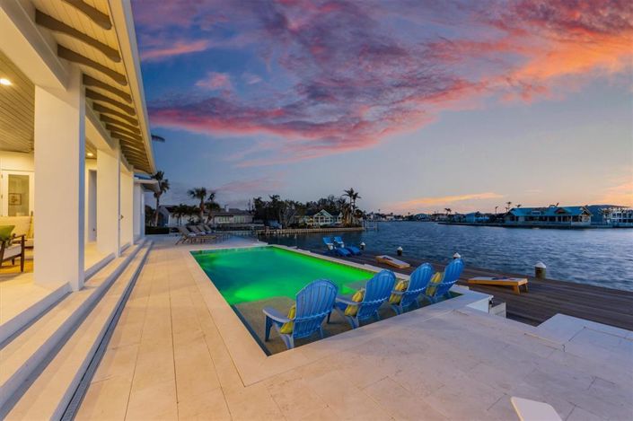 Image No.8-5 Bed Property for sale