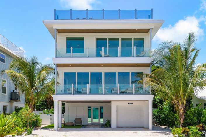 Image No.1-4 Bed Property for sale