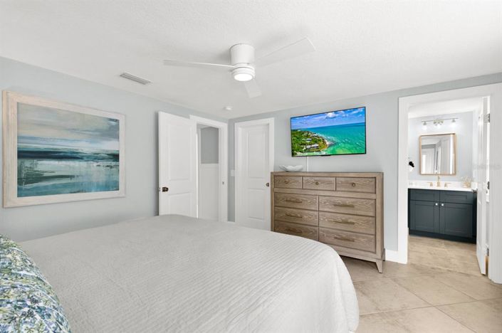 Image No.20-5 Bed Property for sale