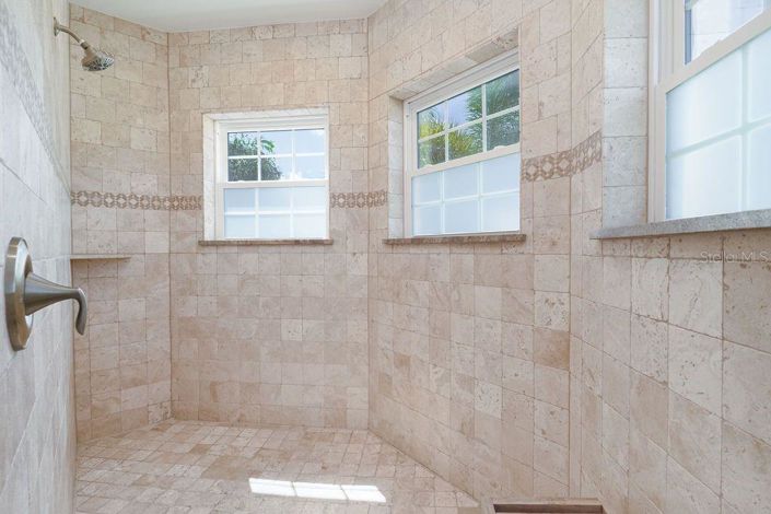 Image No.17-Propriété de 6 chambres à vendre à Holmes Beach