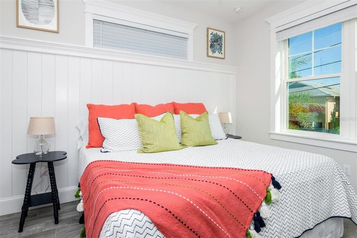 Image No.15-7 Bed Property for sale