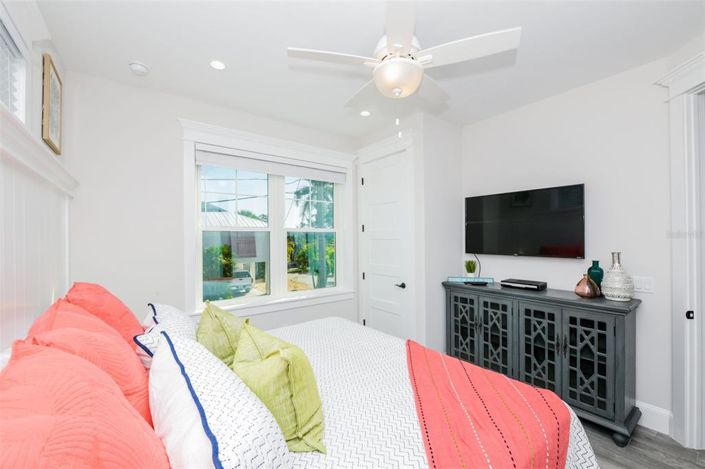 Image No.16-7 Bed Property for sale