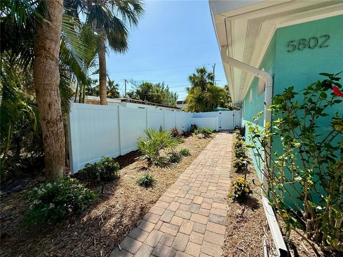 Image No.3-Propriété de 3 chambres à vendre à Holmes Beach