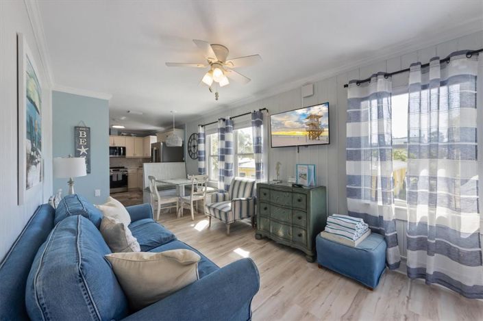 Image No.10-2 Bed Property for sale