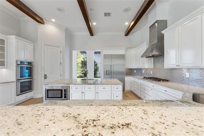 Image No.13-5 Bed Property for sale