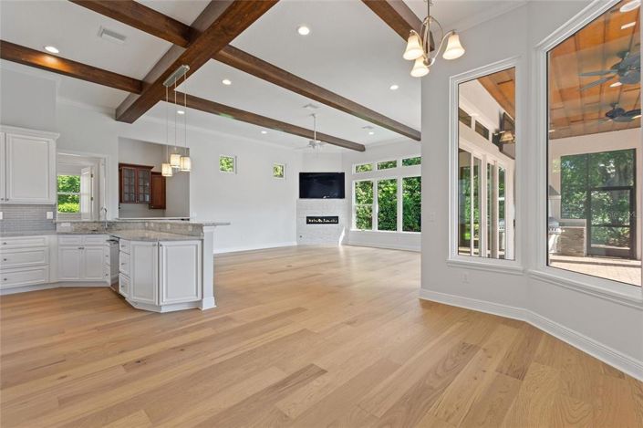 Image No.15-5 Bed Property for sale