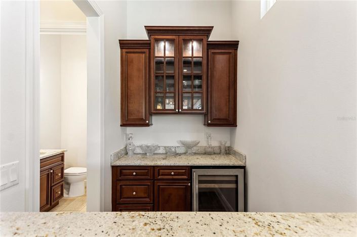 Image No.19-5 Bed Property for sale