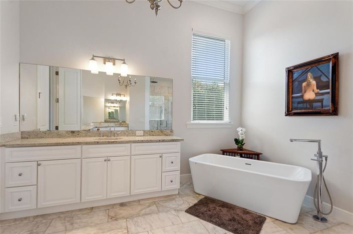 Image No.27-5 Bed Property for sale