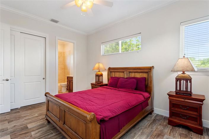 Image No.42-5 Bed Property for sale