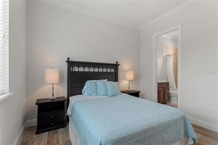 Image No.44-5 Bed Property for sale