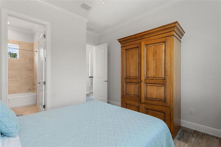 Image No.45-5 Bed Property for sale