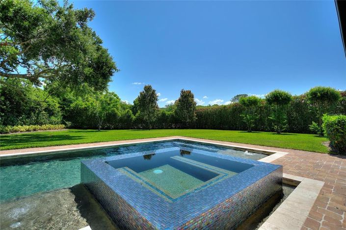 Image No.49-5 Bed Property for sale