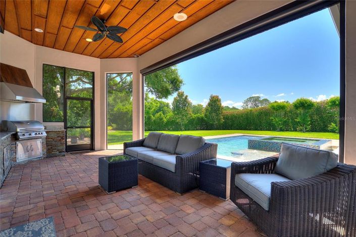 Image No.50-5 Bed Property for sale