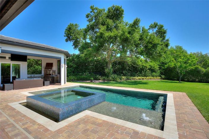 Image No.54-5 Bed Property for sale