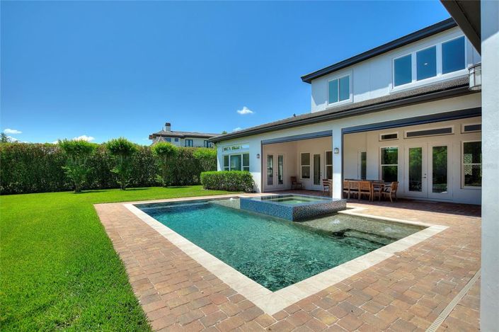 Image No.56-5 Bed Property for sale