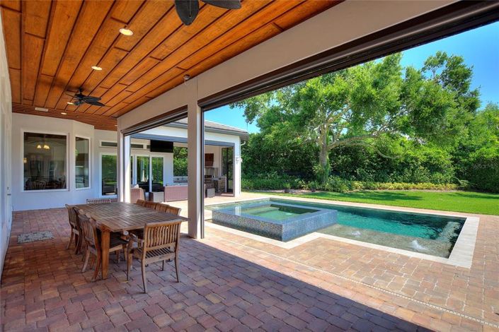 Image No.58-5 Bed Property for sale