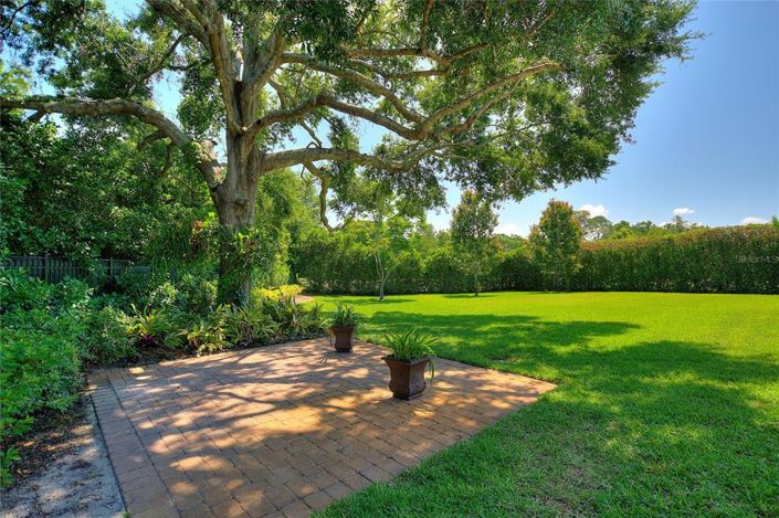 Image No.61-5 Bed Property for sale