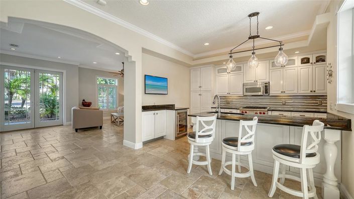 Image No.12-3 Bed Property for sale