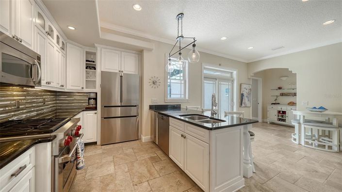 Image No.15-3 Bed Property for sale