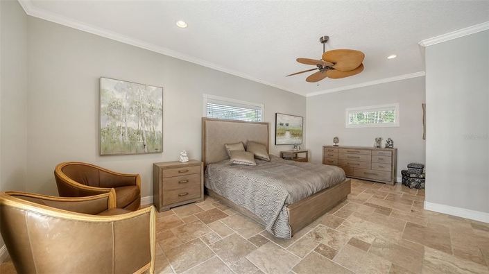 Image No.18-3 Bed Property for sale