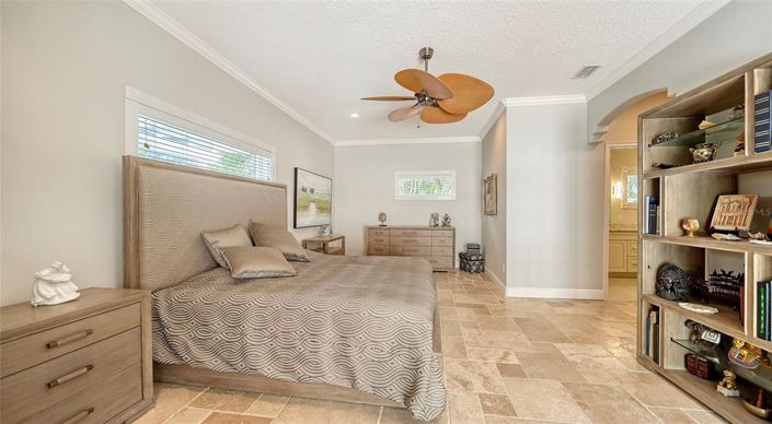 Image No.22-3 Bed Property for sale