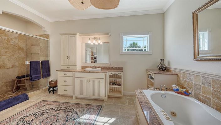 Image No.36-3 Bed Property for sale