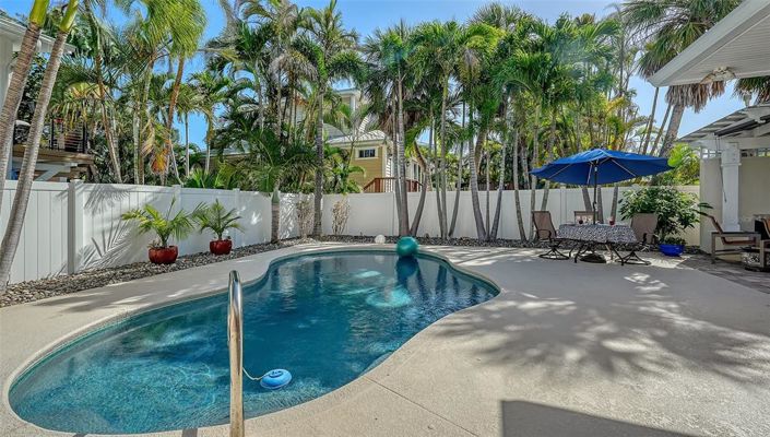 Image No.37-3 Bed Property for sale