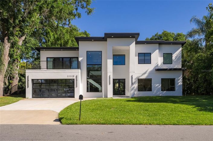 Image No.1-5 Bed Property for sale