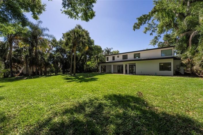 Image No.13-5 Bed Property for sale