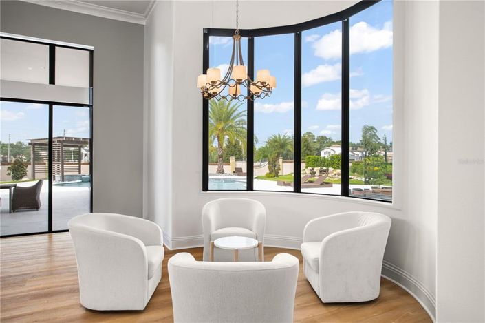 Image No.17-6 Bed Property for sale